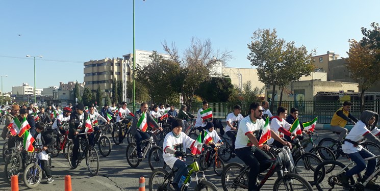 برگزاری همایش دوچرخه‌سواری تا گلستان لاله‌ها/گرامیداشت حماسه ۲۵ آبان توسط بسیجی‌ها