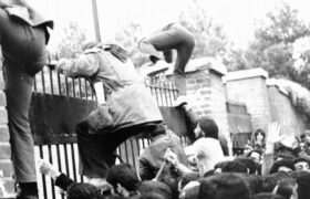 سیزدهم آبان یادآور نسلی است که به جای سکوت، فریاد زد