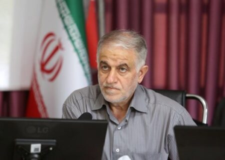 استاندار در تأمین منابع مالی قطار شهری اصفهان مساعدت کند