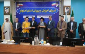 عمره مفرده هدیه دانش‌آموزان تک‌رقمی کنکور در اصفهان