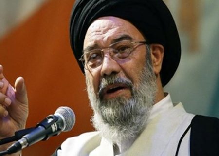 نماینده ولی فقیه در استان اصفهان: تقویت تولید، مهم‌ترین راه نجات مشکلات اقتصادی است