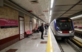 نمایش آثار هنرمندان در ایستگاه‌های متروی اصفهان