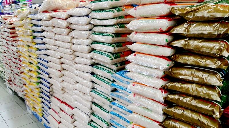 انباری با ۷۴ تن برنج احتکار شده در اصفهان