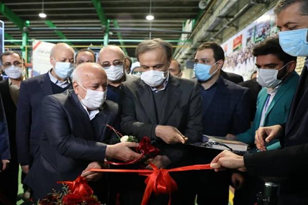 وزیر صمت ۵ طرح صنعتی را در مجموعه اسنوا اصفهان افتتاح کرد
