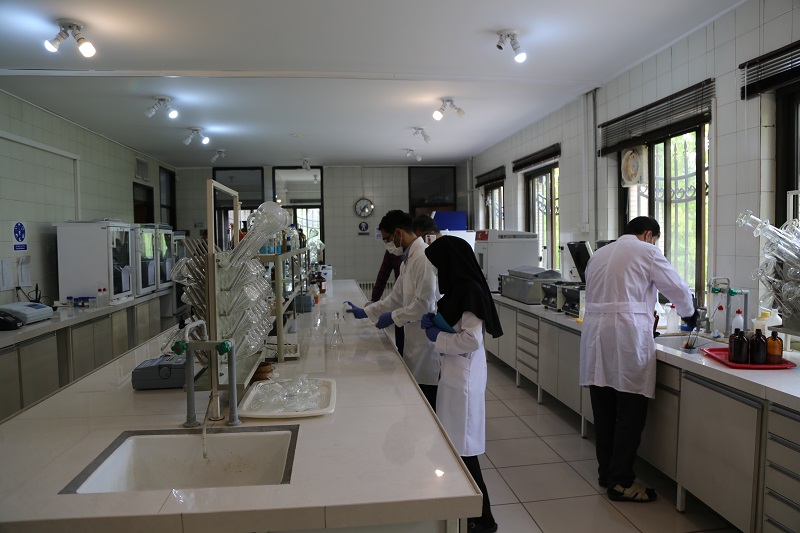 کسب گواهی نامه ۱۷۰۲۵ در ۵ آزمایشگاه میکروبی استان اصفهان