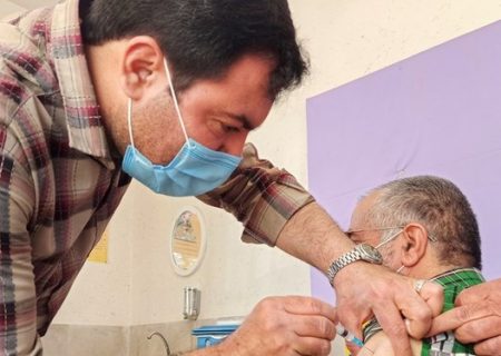 تزریق واکسن کرونا در اصفهان به ۵۵ هزار نفر رسید/ تزریق روزانه ۴ هزار واکسن در استان