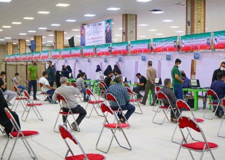 تنها مرکز تجمیعی واکسیناسیون شهر اصفهان در ۲ شیفت فعال است