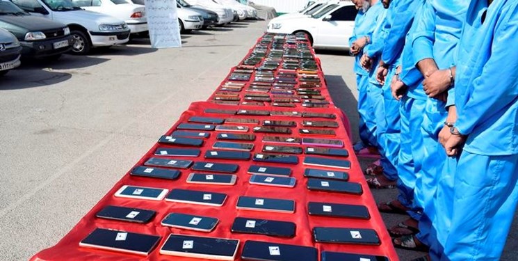 کشف ۳۰۰ دستگاه گوشی سرقتی به ارزش ۳۰ میلیارد ریال در اصفهان