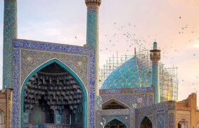 مسجد در فرهنگ اسلامی مرکز ارائه خدمات فرهنگی، عبادی، اجتماعی، سیاسی و دفاعی است