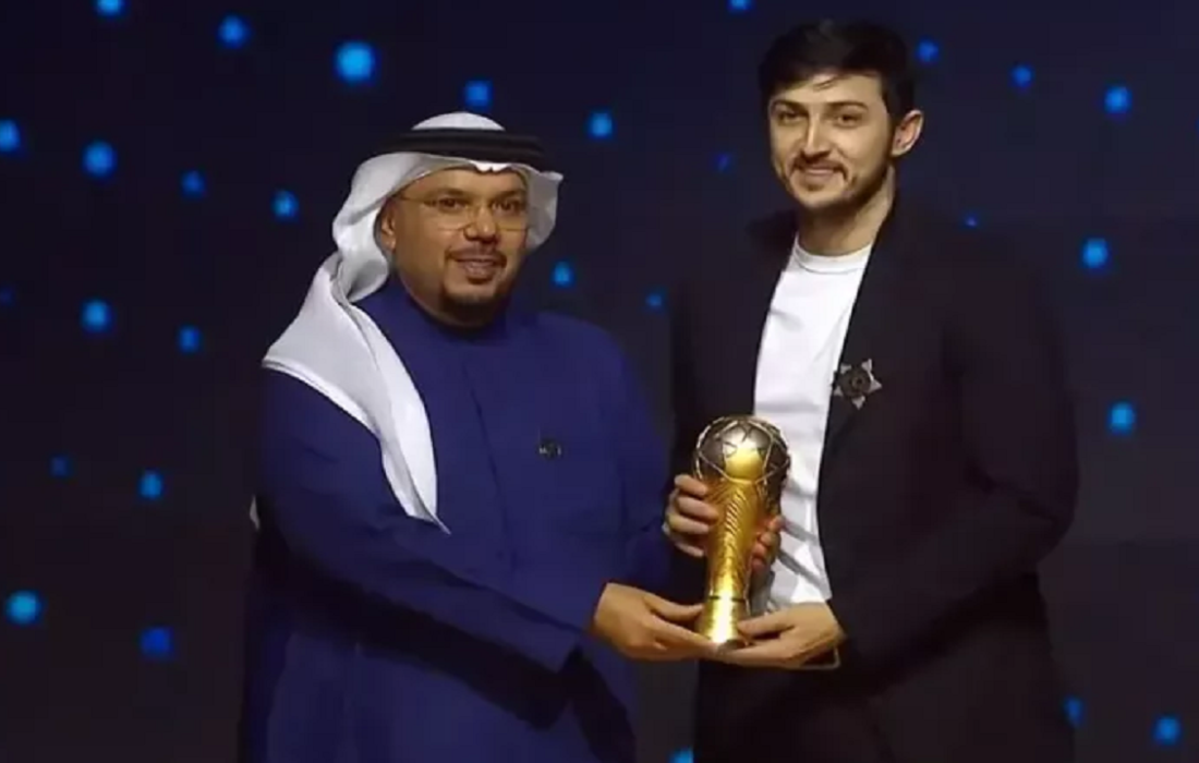 سردار آزمون برنده توپ طلای امارات شد