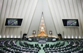 موافقت مجلس با کاهش ساعت کاری کارمندان دولت و تعطیلی شنبه ها