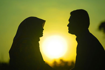 یکی از مهم‌ترین عوامل پیوند بین زوجین محبت است
