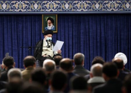 ستاد مرکزی کنگره ملی شهدای اصفهان با رهبر انقلاب دیدار می کنند