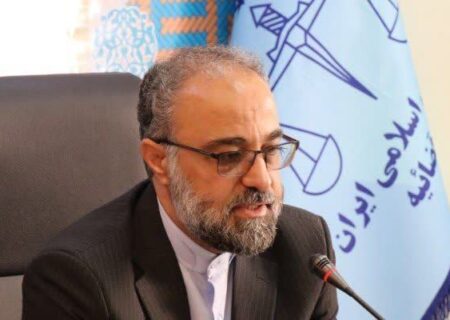 نباید در مطالبه‌گری با دشمن مخرج مشترک داشت