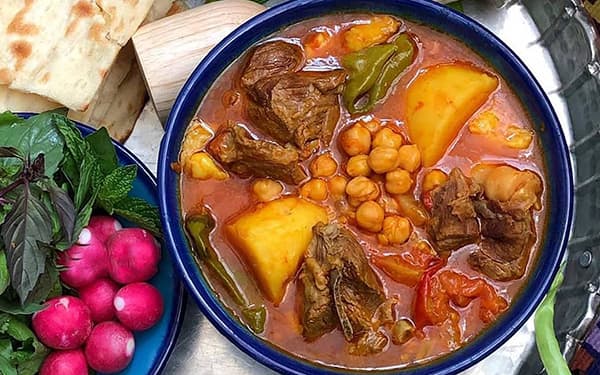 آبگوشت بزباش، سنتی‌ترین غذای اصفهانی‌ها