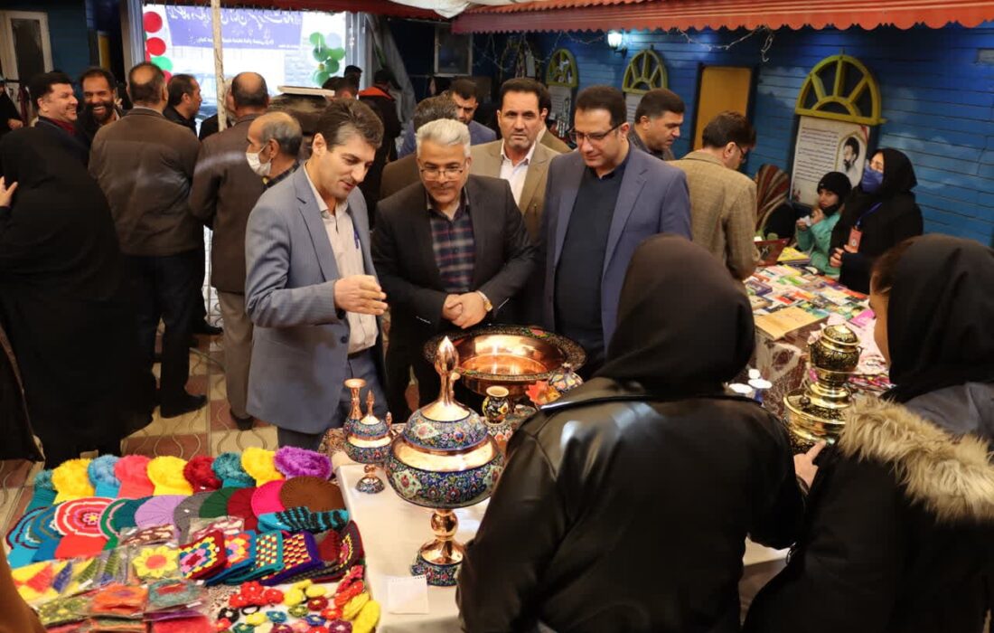 برپایی نمایشگاه محصولات تولیدی مددجویان کمیته امداد استان اصفهان در ایام الله دهه فجر