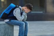 چرا نوجوانان دچار اضطراب میشوند؟