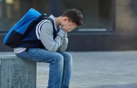 چرا نوجوانان دچار اضطراب می‌شوند؟