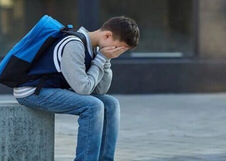 چرا نوجوانان دچار اضطراب می‌شوند؟