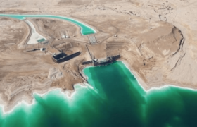 طرح انتقال آب دریا به فلات مرکزی با دستور رئیس جمهور افتتاح شد