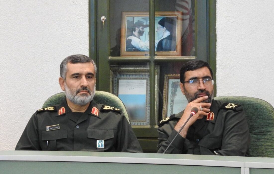 سنگ مزاری مشترک برای شهیدان حاجی‌زاده و محمود باقری+ عکس