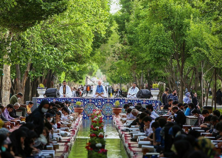 برگزاری مراسم جزءخوانی قرآن کریم در گذر چهارباغ