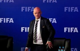 تاج با رئیس فیفا ملاقات می‌کند