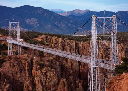 شگفت‌انگیزترین پل‌های معلق عابرپیاده جهان