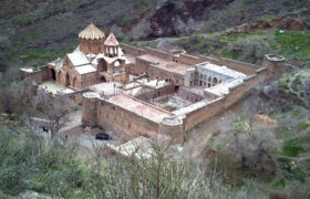 کلیساهای پنهان ایران